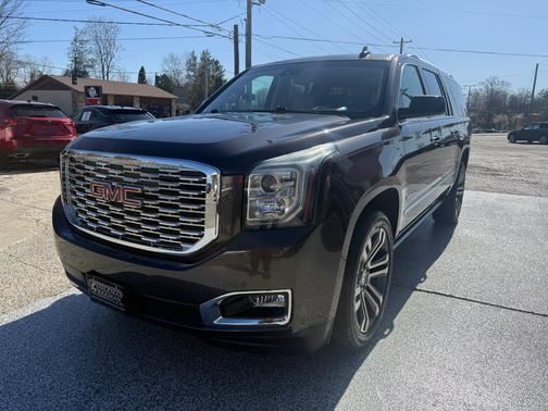 Gray 2018 GMC Yukon XL Denali
