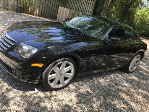 Photo 3 of 10 of 2006 Chrysler Crossfire Standard
