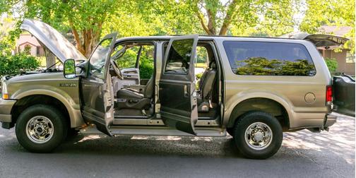 2003 Ford Excursion Eddie Bauer 4WD