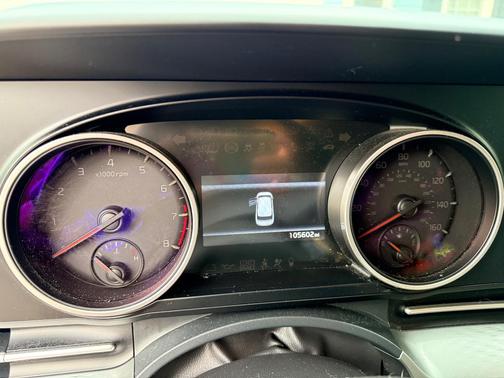 Silver 2022 Kia Carnival LXS
