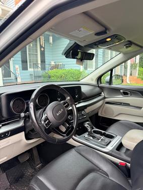 Silver 2022 Kia Carnival LXS