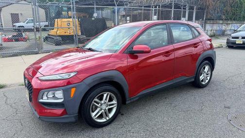 Red 2018 Hyundai KONA SE