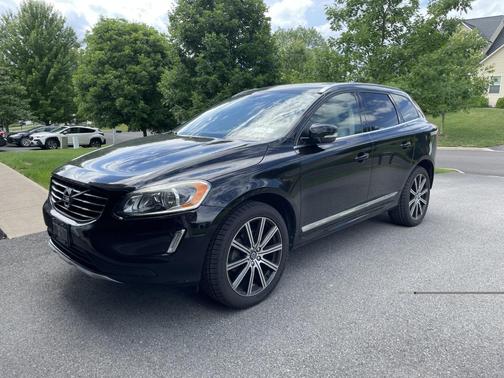 Black 2017 Volvo XC60 T6 Inscription