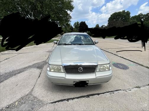 Green 2004 Mercury Grand Marquis LS