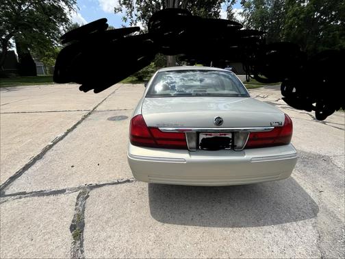 Green 2004 Mercury Grand Marquis LS