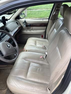 Green 2004 Mercury Grand Marquis LS
