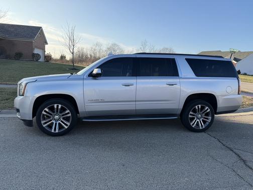 2017 GMC Yukon XL SLT