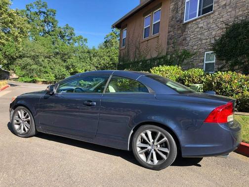 Blue 2012 Volvo C70 T5 Premier Plus