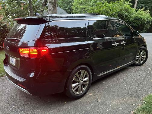 Photo 1 of 30 of 2016 Kia Sedona SX-L
