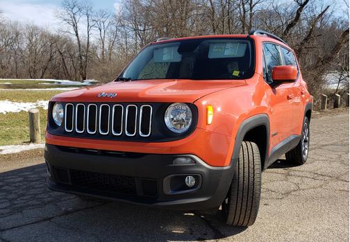 Photo 2 of 16 of 2015 Jeep Renegade Latitude
