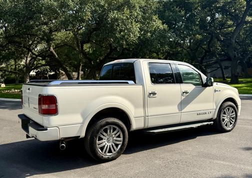 2008 Lincoln Mark LT Base