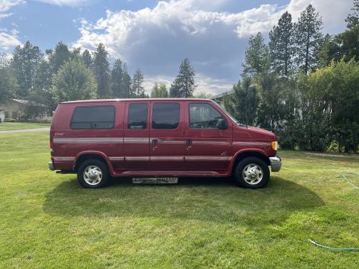 2002 Ford E250 Base