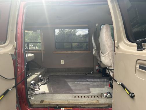 2002 Ford E250 Base
