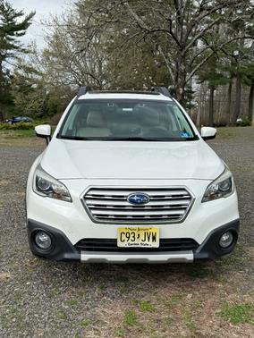 White 2016 Subaru Outback 3.6R Limited