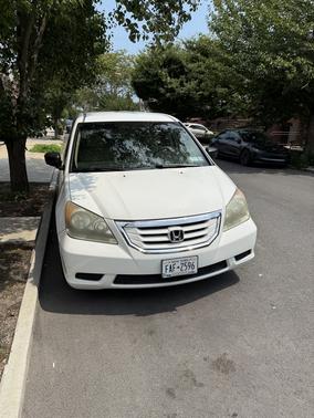 White 2010 Honda Odyssey LX