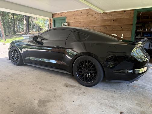 Black 2017 Ford Mustang GT Premium