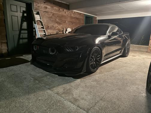 Black 2017 Ford Mustang GT Premium
