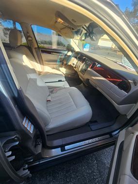 Gold 2003 Lincoln Town Car Signature