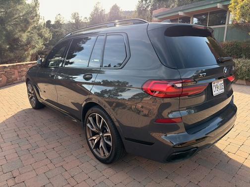 2022 BMW X7 M50i