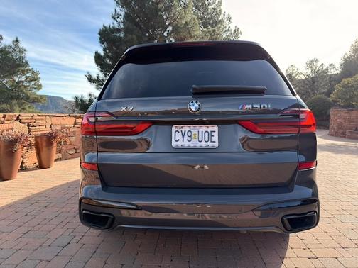 2022 BMW X7 M50i