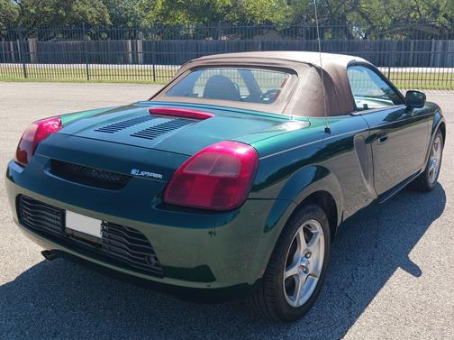 Green 2002 Toyota MR2 Spyder