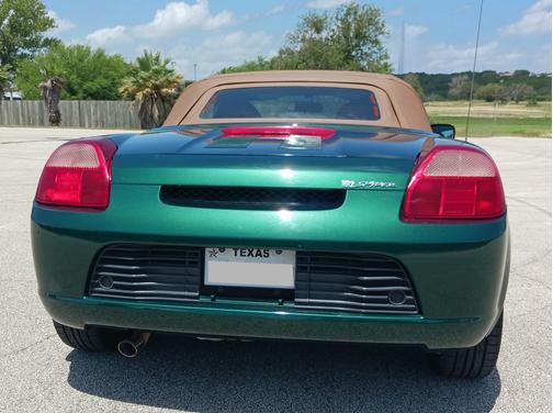 Green 2002 Toyota MR2 Spyder