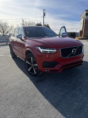 2019 Volvo XC90 T6 R-Design