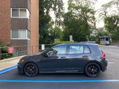Photo 4 of 14 of 2019 Volkswagen Golf GTI 2.0T Rabbit Edition 4-Door