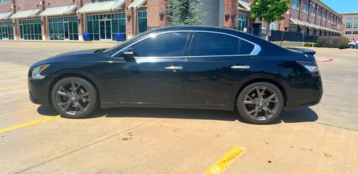 Photo 2 of 6 of 2014 Nissan Maxima SV