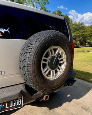 Beige 2007 Hummer H3 Base