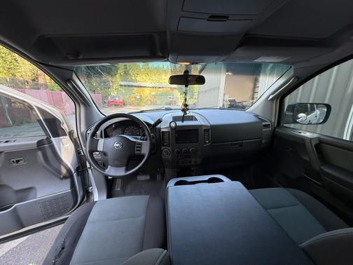 Silver 2005 Nissan Titan XE Crew Cab
