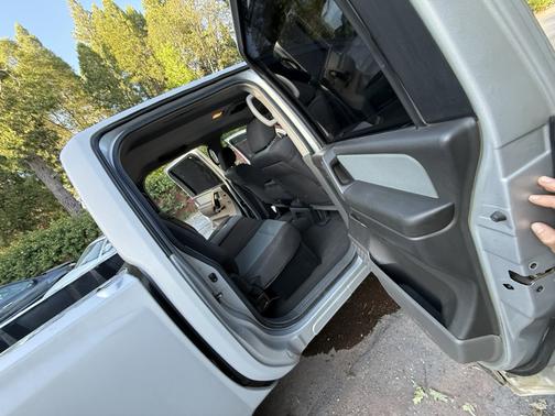 Silver 2005 Nissan Titan XE Crew Cab