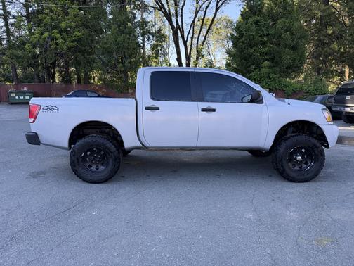 Silver 2005 Nissan Titan XE Crew Cab