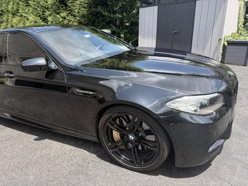 Black 2016 BMW M5 Base