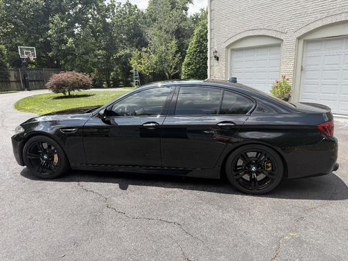 Black 2016 BMW M5 Base
