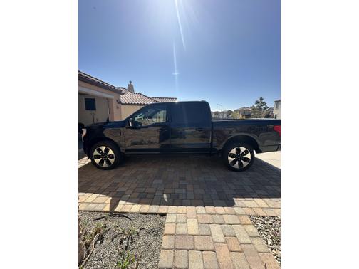 2023 Ford F-150 Lightning Platinum