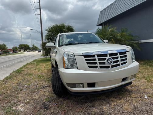 White 2007 Cadillac Escalade Base