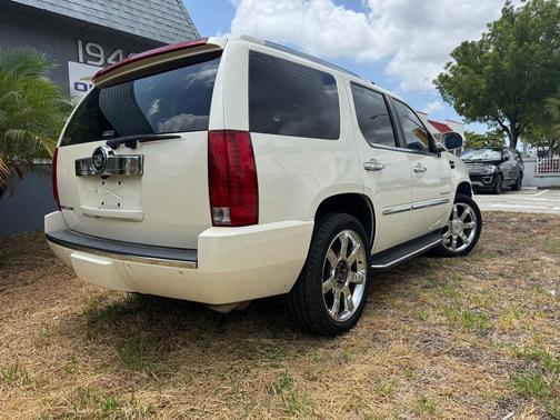 White 2007 Cadillac Escalade Base