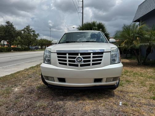 White 2007 Cadillac Escalade Base