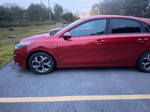 Red 2019 Kia Forte LXS