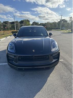 2022 Porsche Macan S