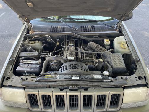 Photo 2 of 11 of 1998 Jeep Grand Cherokee Limited 4WD