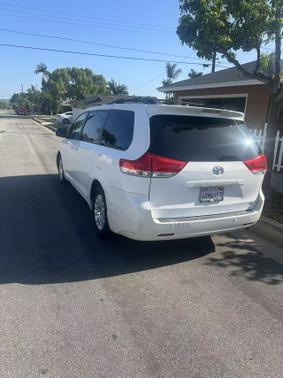 2011 Toyota Sienna XLE