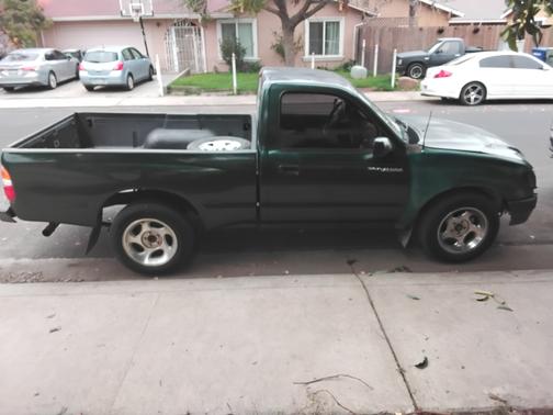 2004 Toyota Tacoma Base