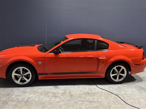 2004 Ford Mustang Mach I