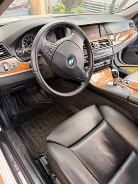 White 2011 BMW 550 i