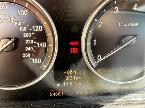 White 2011 BMW 550 i