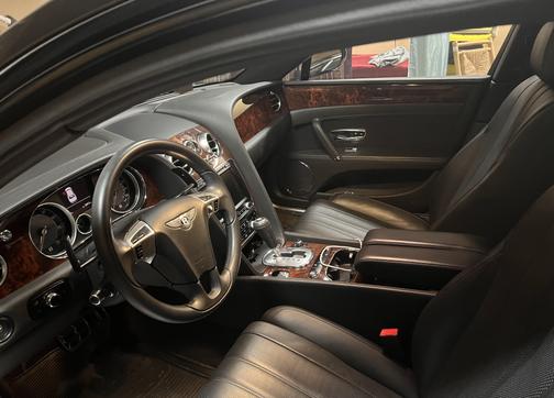 Photo 2 of 11 of 2015 Bentley Flying Spur W12