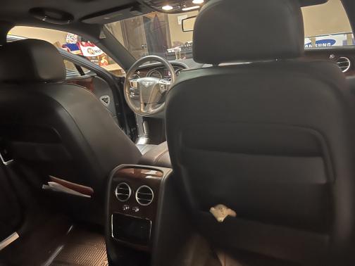 Photo 3 of 11 of 2015 Bentley Flying Spur W12