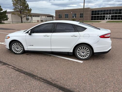 White 2016 Ford Fusion Hybrid S